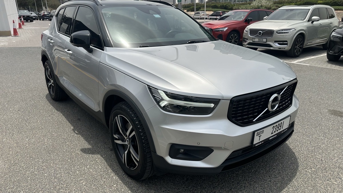 볼보 Volvo XC40 T5 R-Design